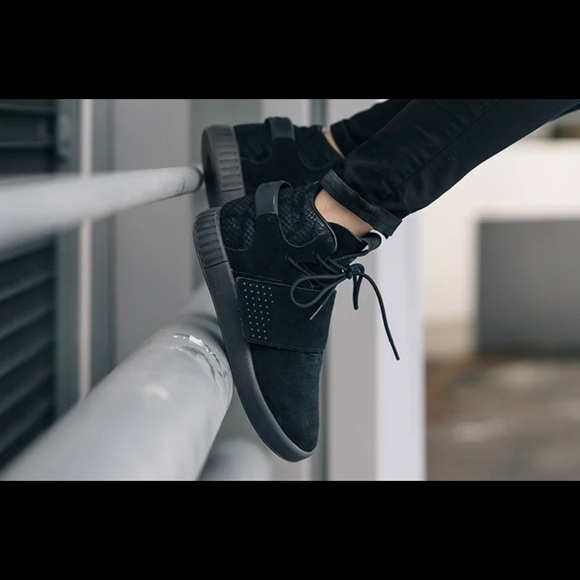 Sz12 kids Adidas 3 stripe Tubular Invader strap triple black GUC basketball - Picture 3 of 16